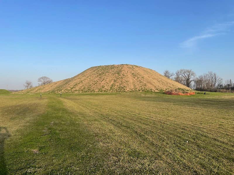 Winterville Mounds Museum - Image 2