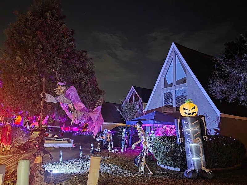 Robinson Road Lights - Image 2