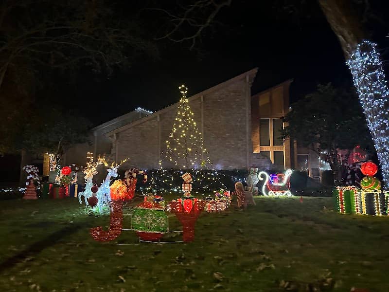 Robinson Road Lights - Image 1