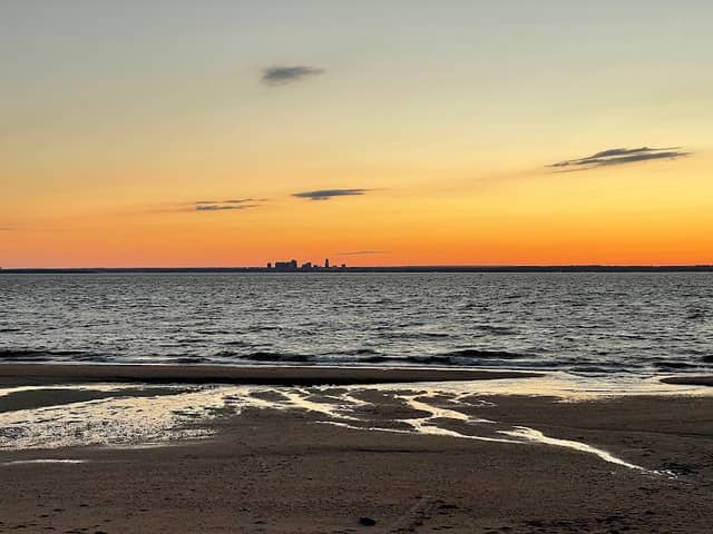 Crescent beach - Image 4
