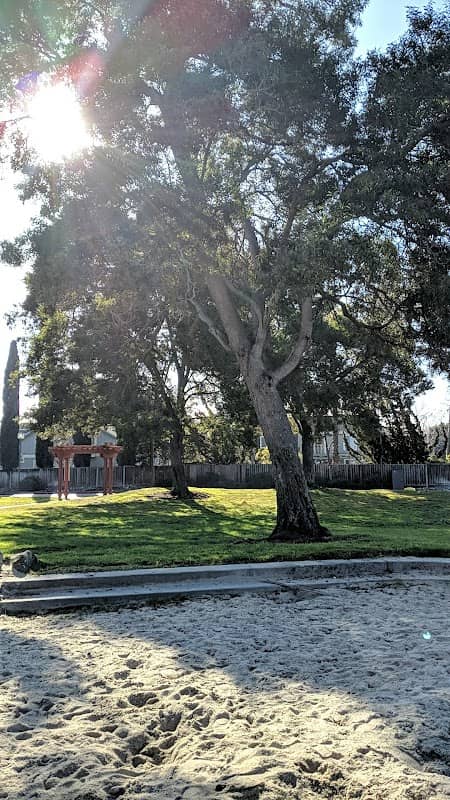 Antigua Park - Image 2