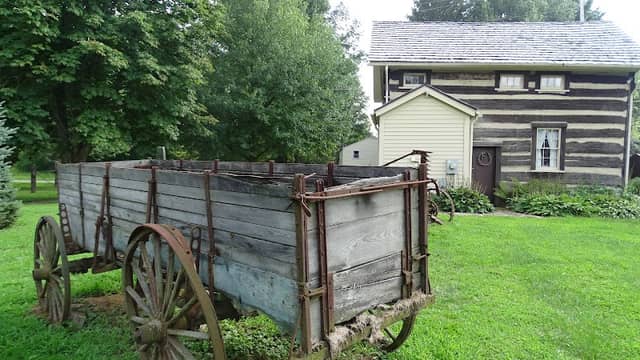 Austin Log Cabin - Image 2