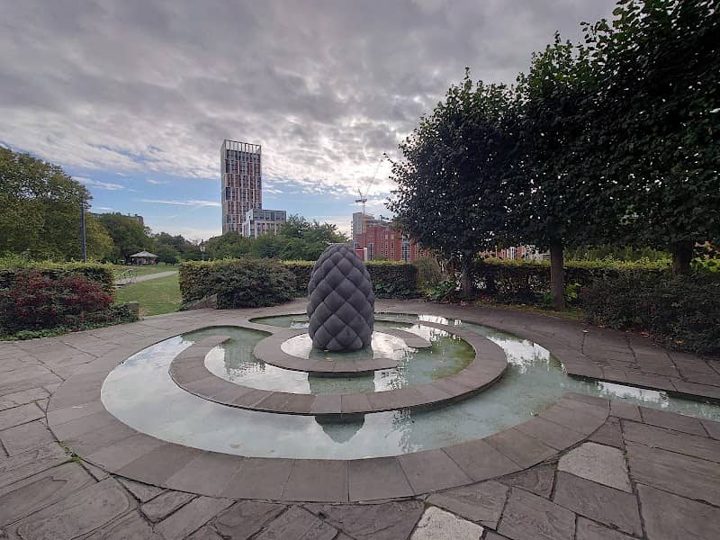 Round Pool - Image 1