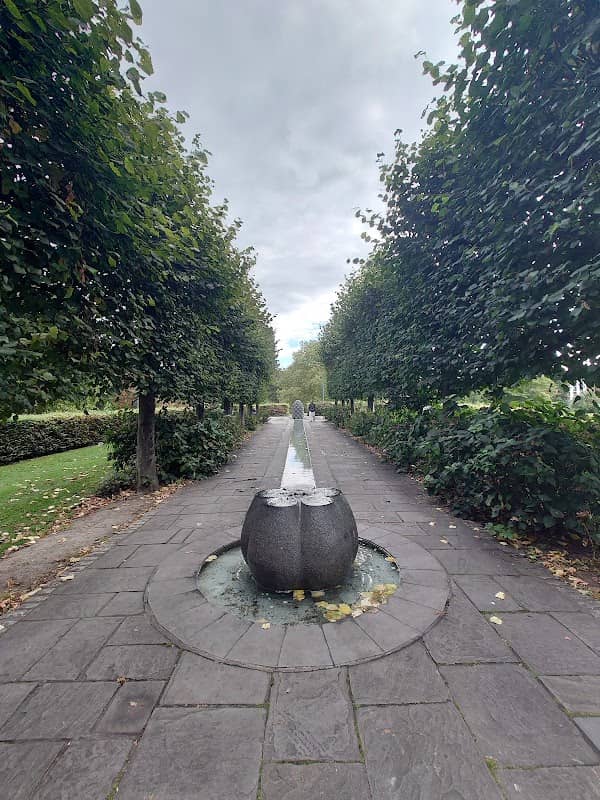 Round Pool - Image 2