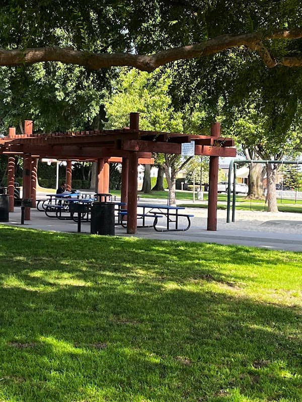 Walnut Park - Image 1