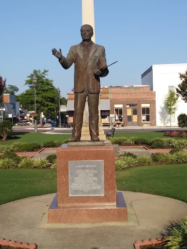 Edgefield Town Square - Image 1
