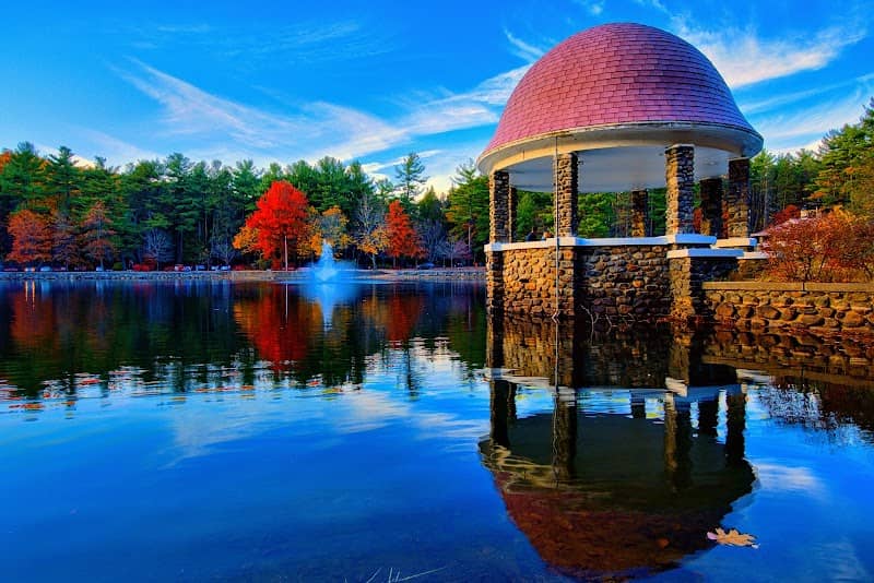 Coggshall Park Mirror Lake - Image 2