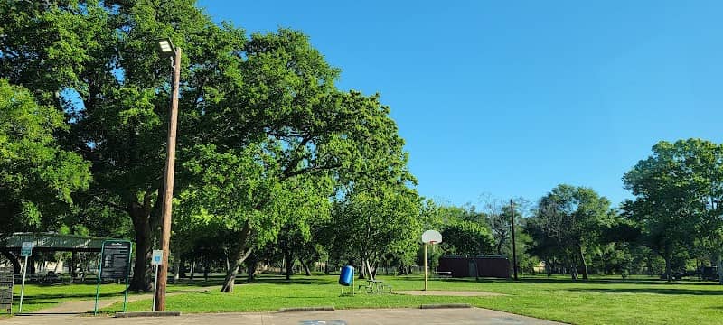 Clute Visitors Bureau - Image 1