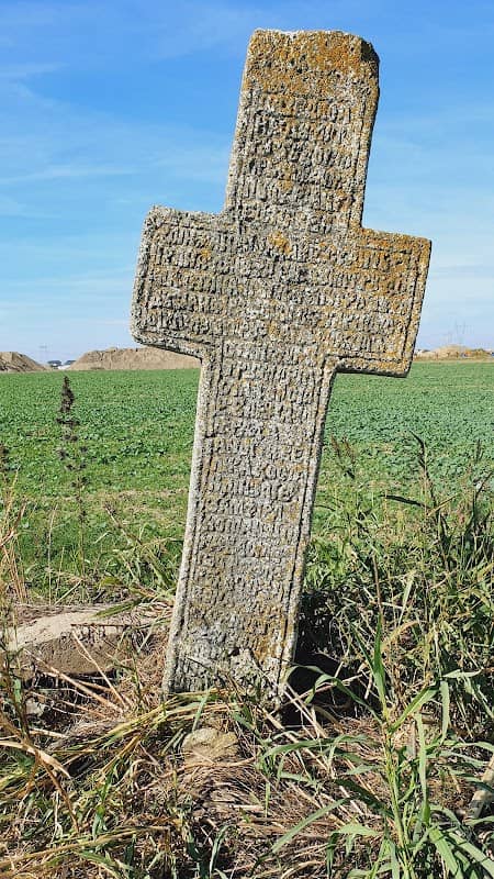 Monument Crucea de Hotar - Image 1