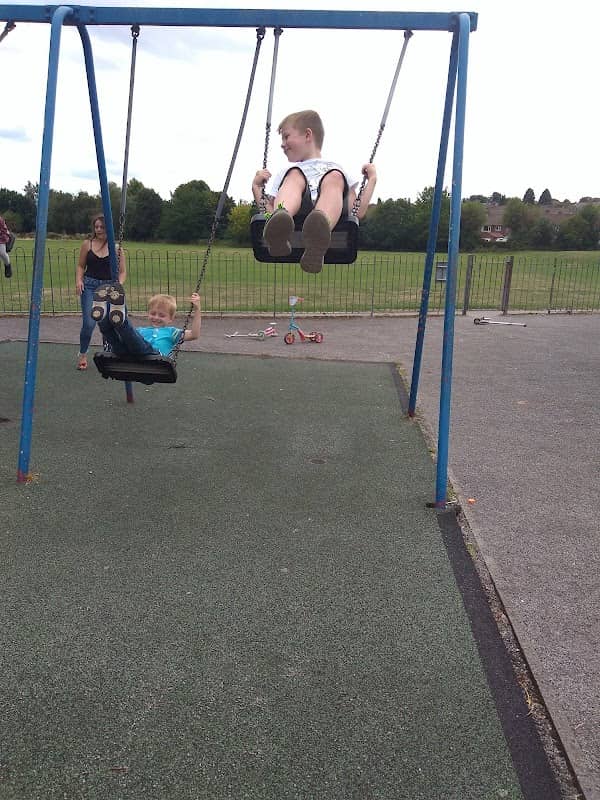Stand Road Park Gates - Image 2