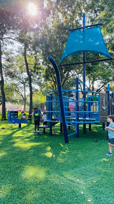 Huffington Park - Image 1