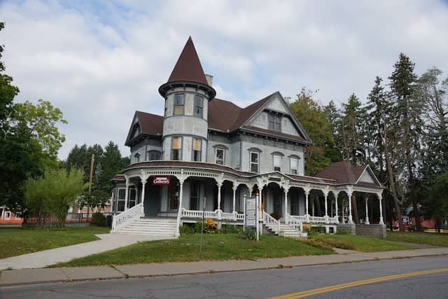 The Wilber Mansion - Image 2