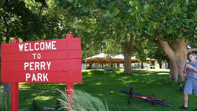 Perry Park - Image 1