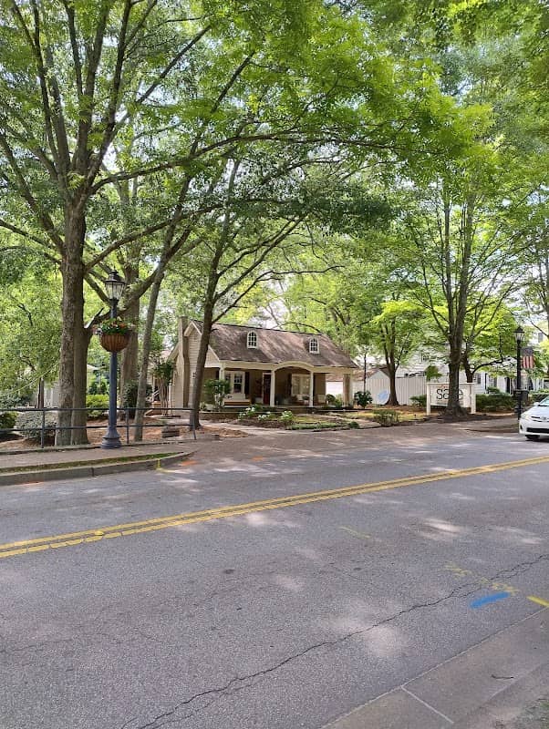 Downtown Roswell - Image 1