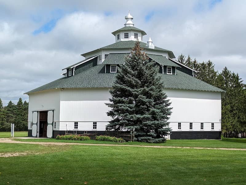 Thumb Octagon Barn & Agricultural Museum - Image 1