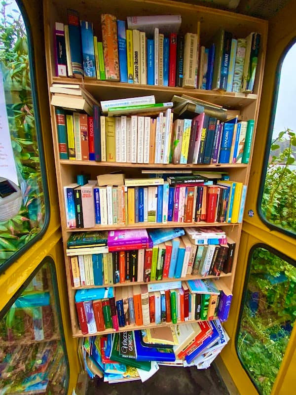 Buchtauschzelle - Image 1