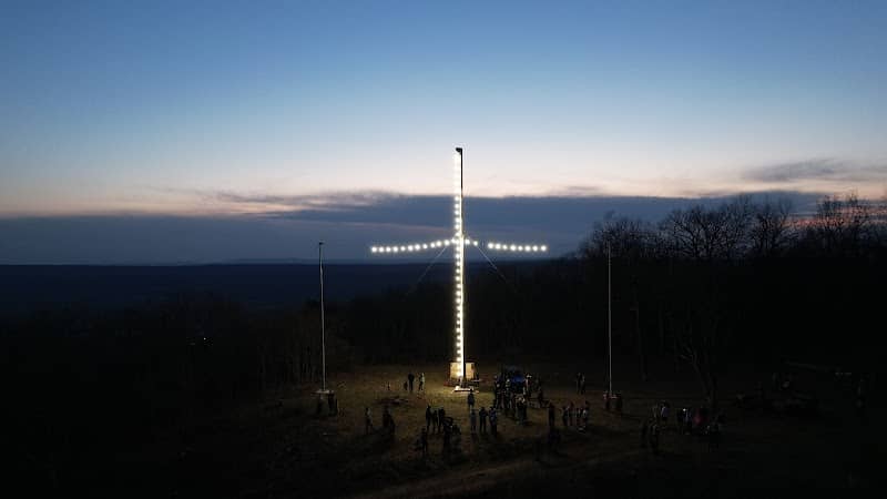 The Needmore cross - Image 1