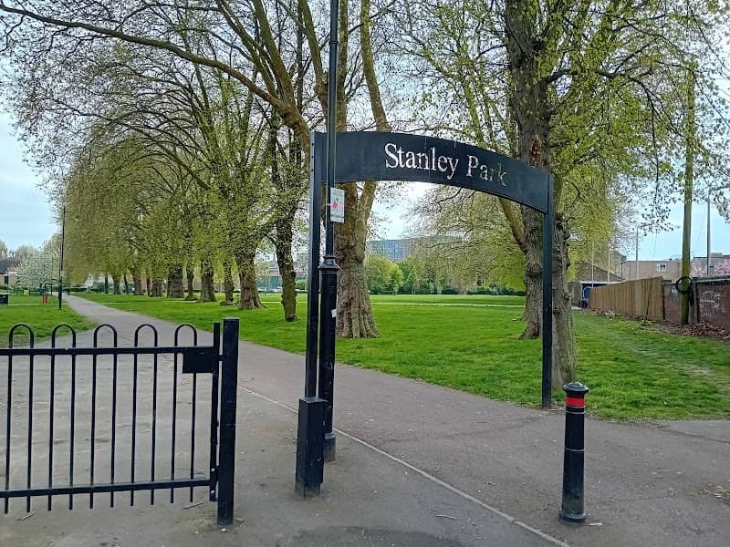 Stanley Park - Image 2