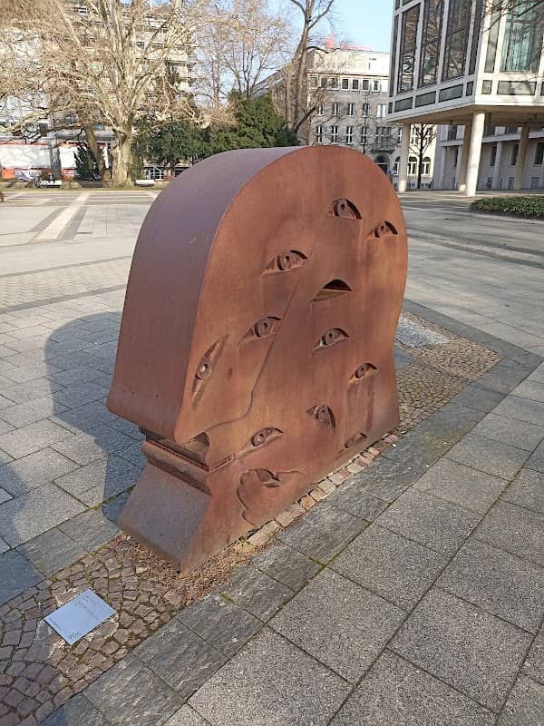 Skulptur "Kopf mit 12 Augen" - Image 3