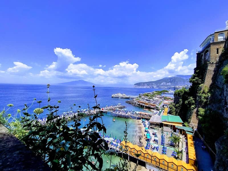 Spectacular view and stairway to beach - Image 1