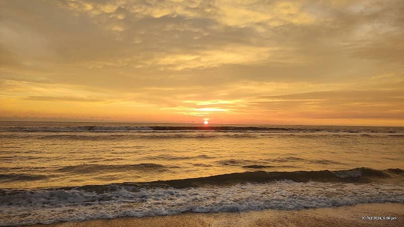 Misty beach - Image 3