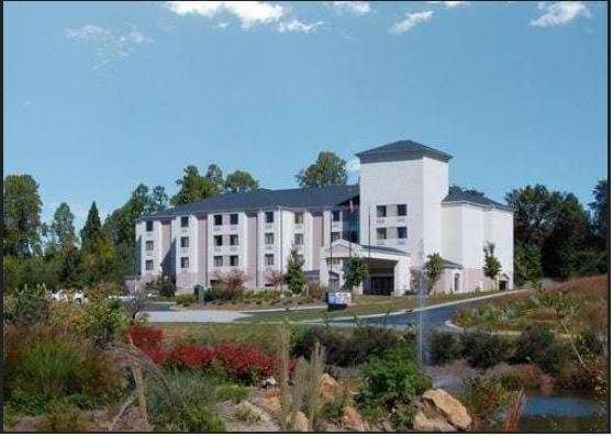 Baymont by Wyndham Mooresville - Image 1