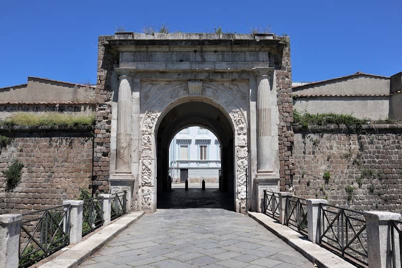 Porta Napoli - Image 2