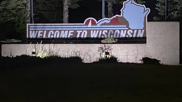 “Welcome to Wisconsin” Sign - Image 2