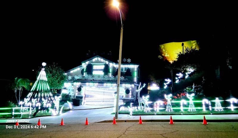 Dancing Lights in Highland - Image 1