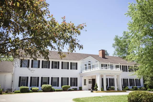 The Litchfield Inn - Image 1