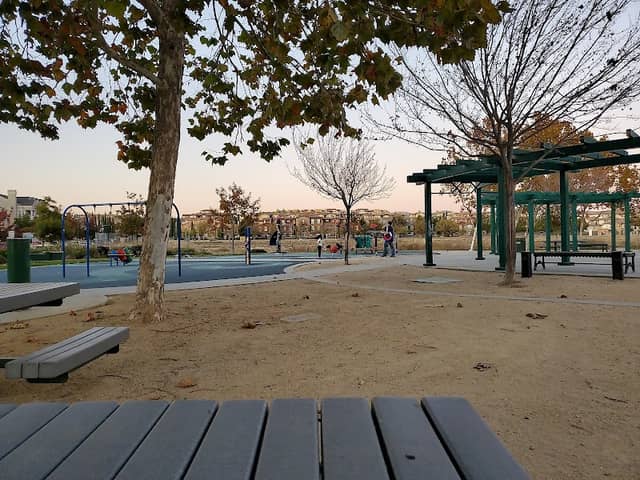 Devany Square - Image 2