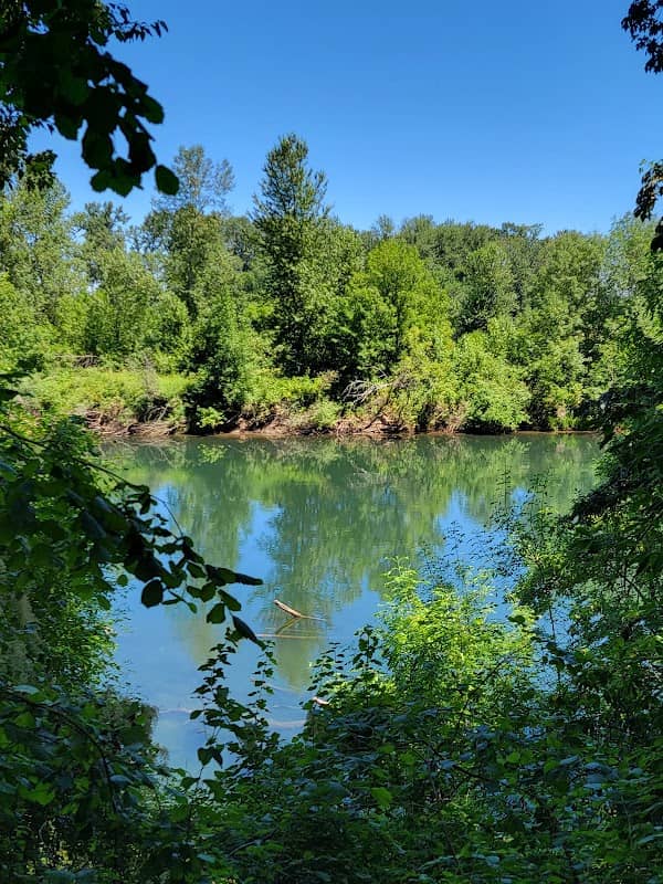 Darrow Park Parking - Image 2