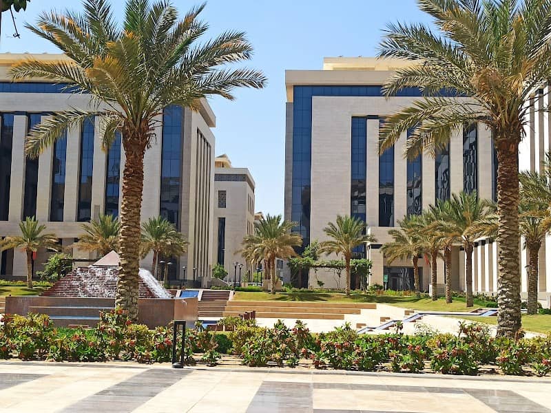 courtyard fountain - Image 1
