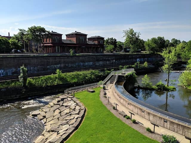 Franklin Mills Riveredge Park - Image 1