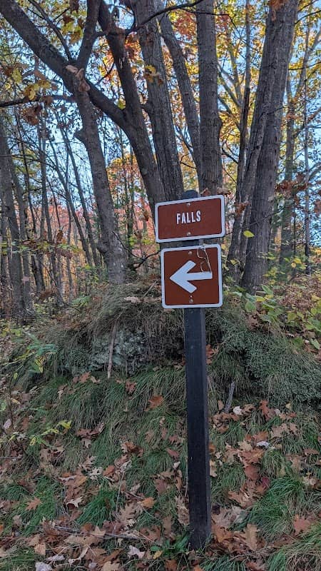 Hungarian Falls Trailhead - Image 1