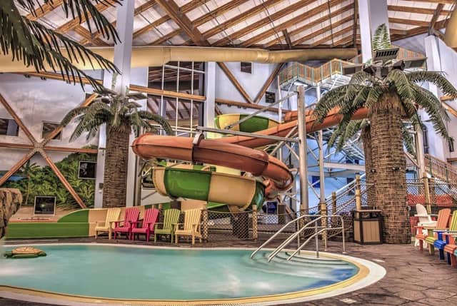 Parrot Cove Indoor Water Park - Image 2