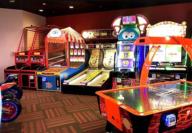 Parrot Cove Indoor Water Park - Image 2
