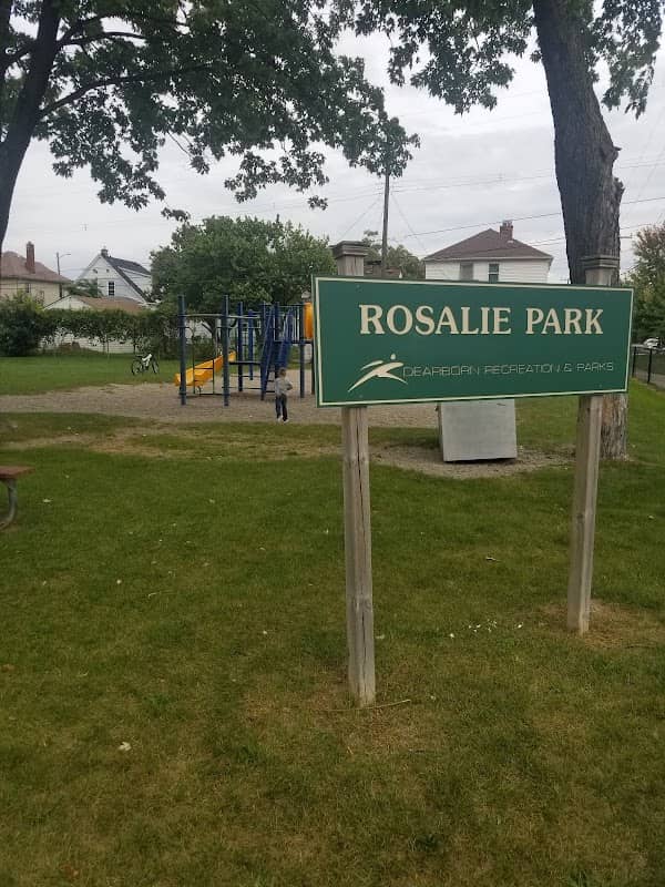 Rosalie Hubbard Playlot - Image 1