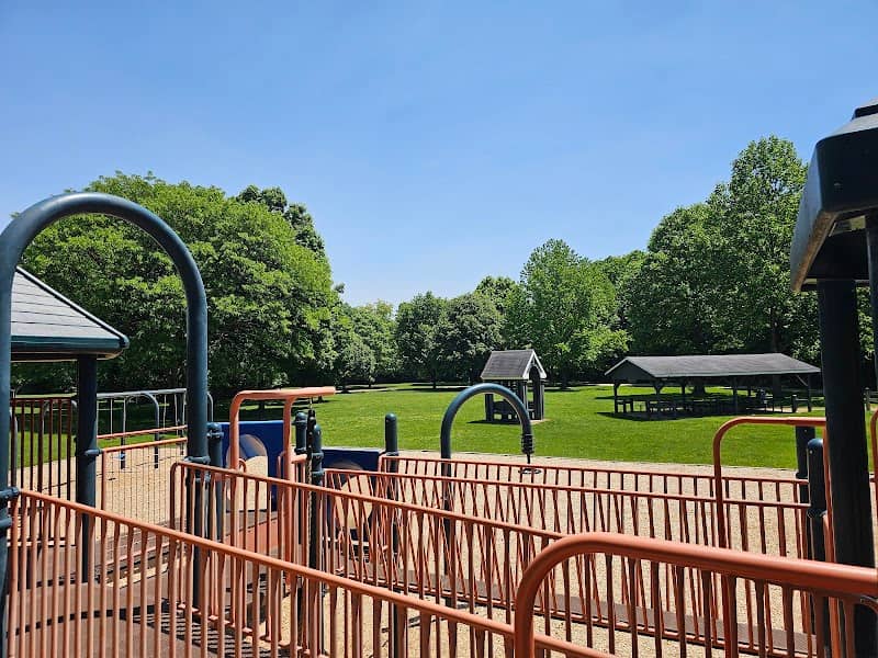 Gray Road Park - Image 1