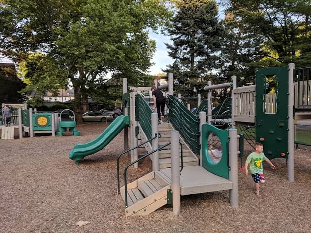 Elmwood Park - Image 1