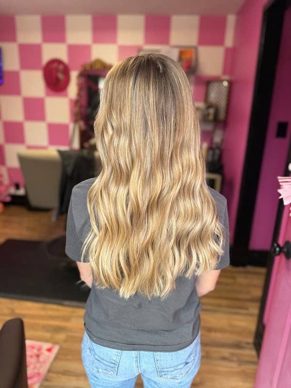 Mane Attraction Salon & Spa - Image 1