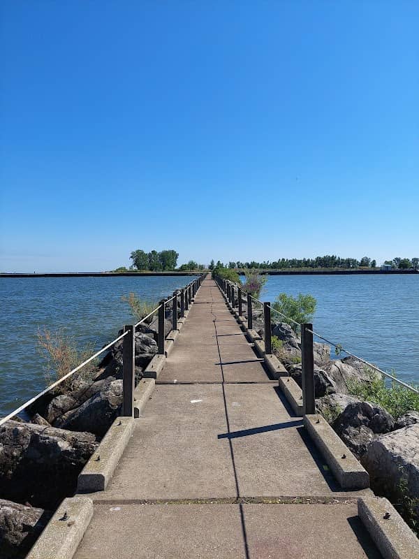 Lorain Harbor Lighthouse Lookout - Image 2
