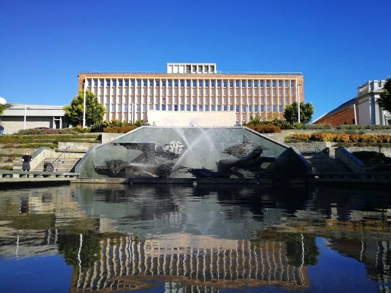 Captain Cook Memorial Fountain - Image 2