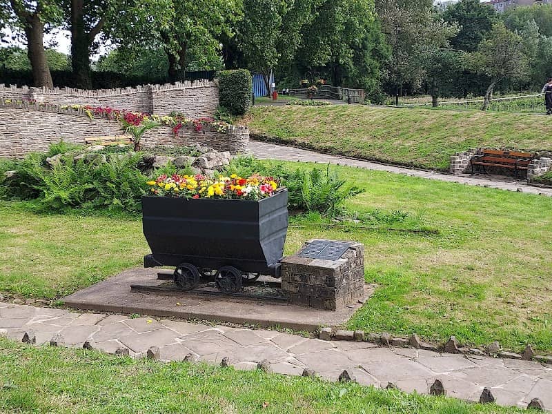 Pontypridd sunken garden - Image 1