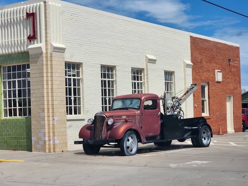 Conoco Tower Station & U-Drop Inn Cafe - Image 3