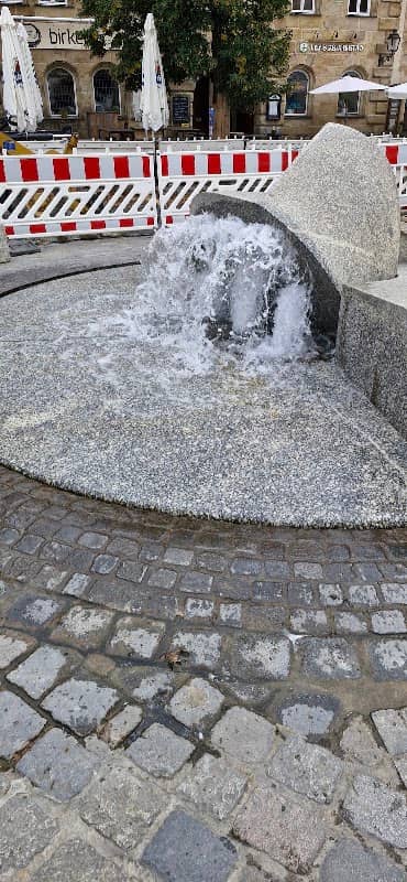 Neuer Brunnen am Marktplatz - Image 1
