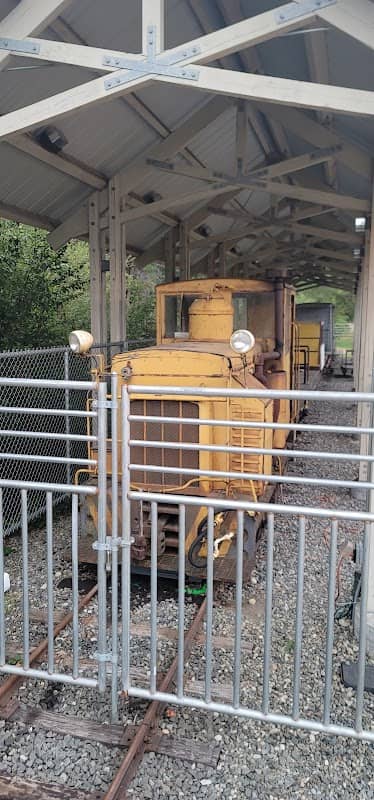 Dupont Dynamite Train - Image 1