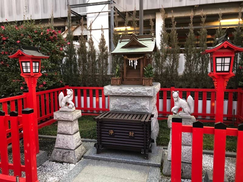 Aqua City Odaiba Shrine - Image 2
