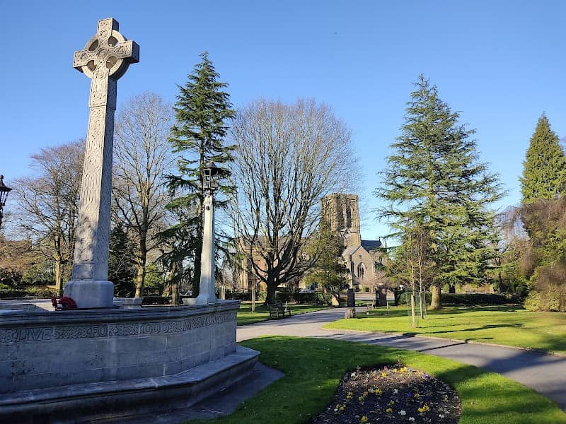 Altrincham War Memorial - Image 2