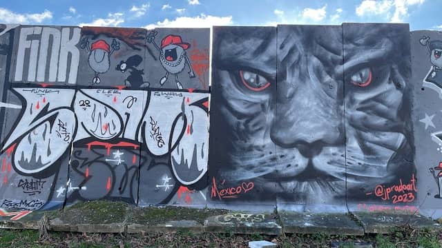 Graffiti-Kunst am Hafen - Image 2